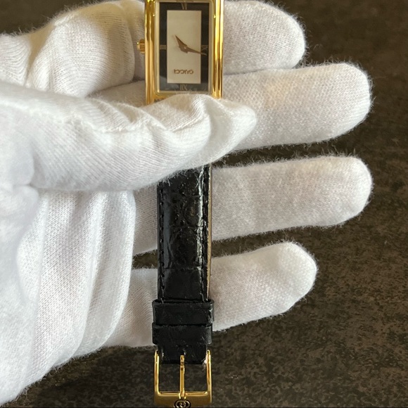 ✨SOLD✨Gucci Watch - Picture 7 of 8